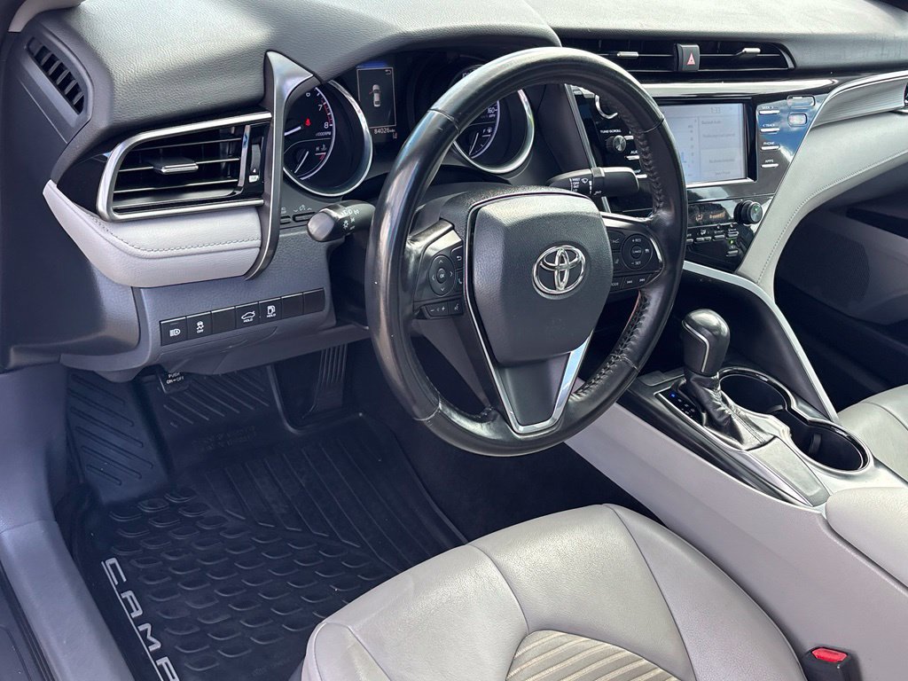 Used 2019 Toyota Camry SE w/ Carpet Mat Package FWD image 8