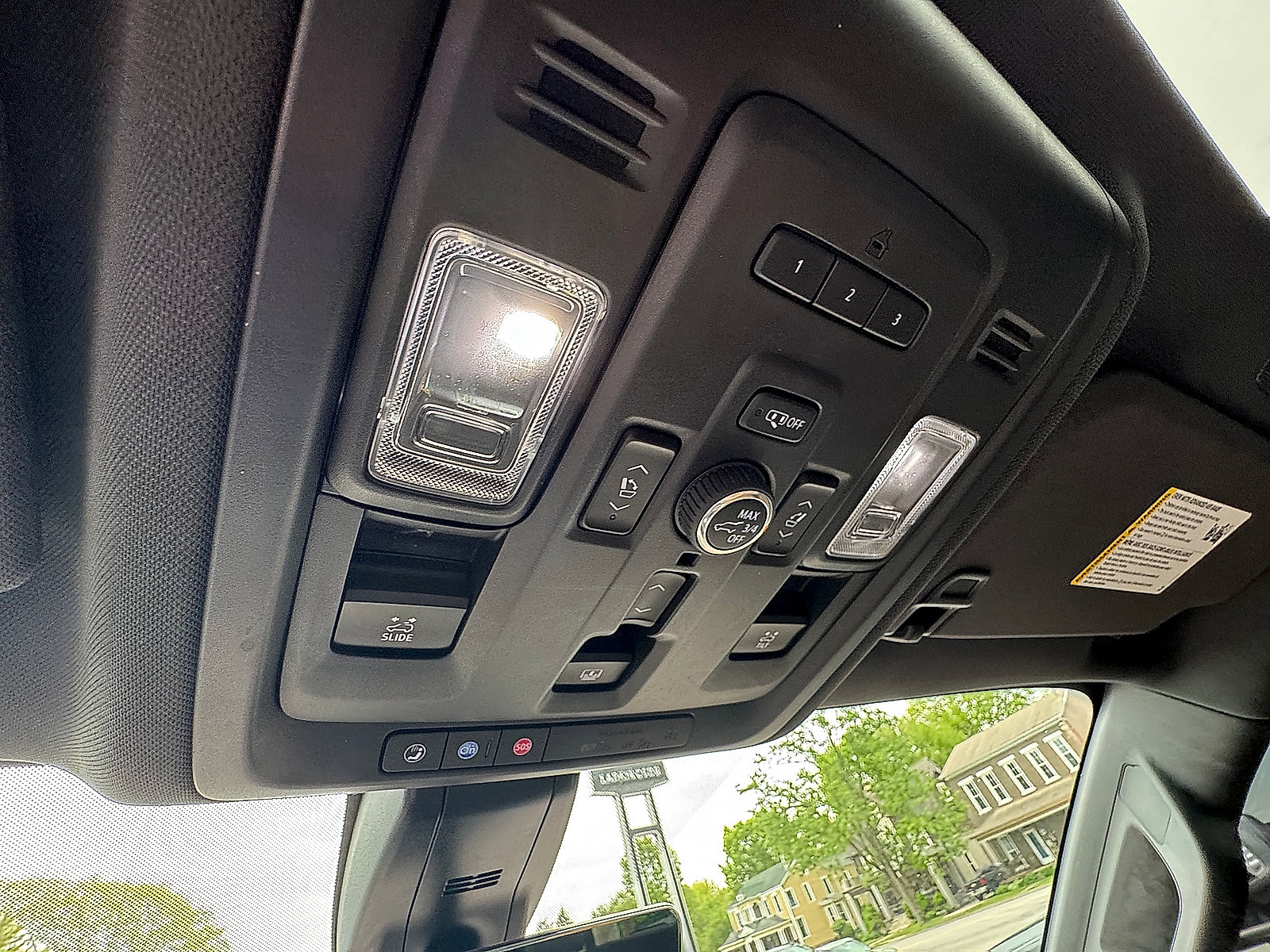 Certified 2021 Chevrolet Tahoe High Country AWD/4WD image 15