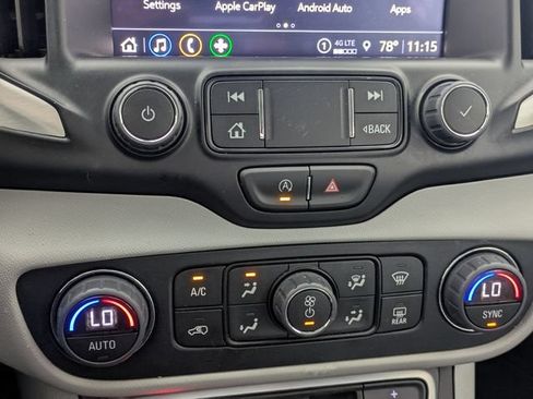 Used 2024 GMC Terrain SLT FWD image 32