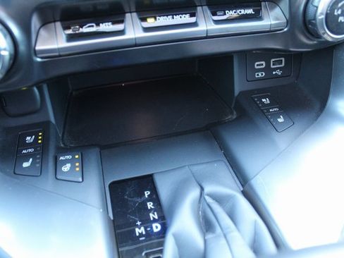 Used 2024 Lexus LX 600 4WD w/ Luxury Package image 40