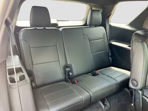 Used 2023 Chevrolet Traverse High Country FWD image 29