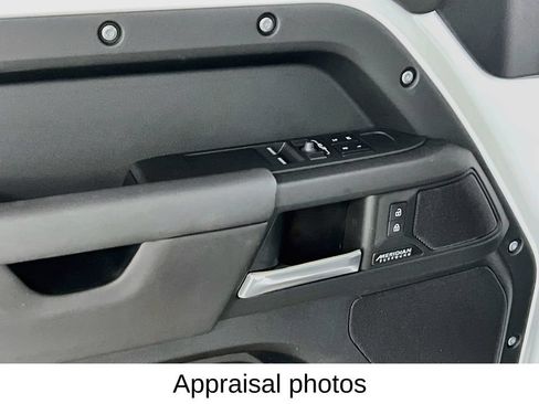 Used 2025 Land Rover Defender 90 X-Dynamic SE AWD/4WD image 20