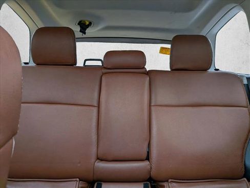 Used 2017 Subaru Forester 2.5i Limited image 16