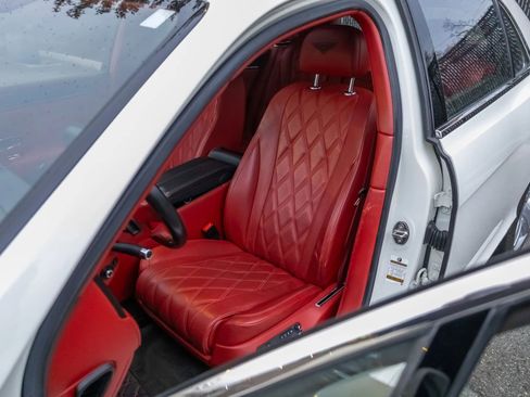 Used 2015 Bentley Flying Spur V8 image 40