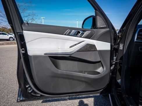 Used 2023 BMW X5 xDrive40i image 21