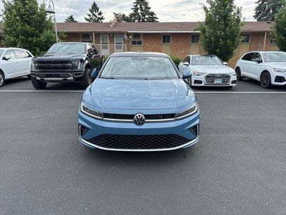 Used 2025 Volkswagen Jetta SE w/ Sunroof Package