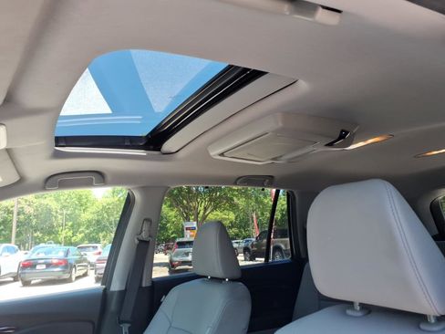 Used 2019 Honda Pilot Touring image 28