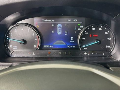 Used 2022 Ford Explorer XLT w/ Equipment Group 202A RWD image 16