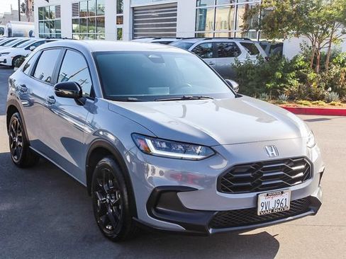 Used 2023 Honda HR-V Sport image 3