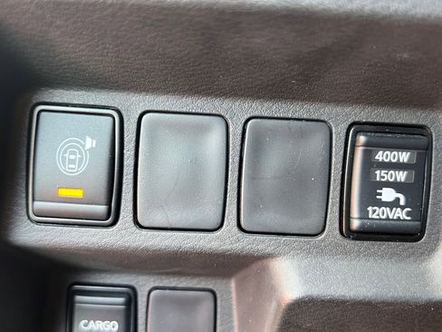 Used 2022 Nissan Titan PRO-4X w/ Pro-4x Convenience Package image 12