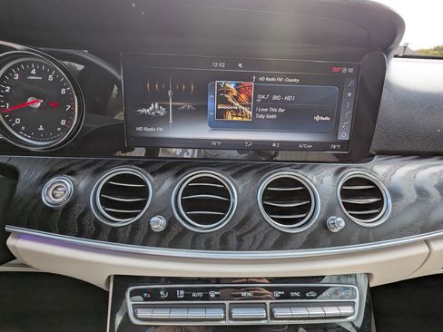 Used 2017 Mercedes-Benz E 300 4MATIC image 17