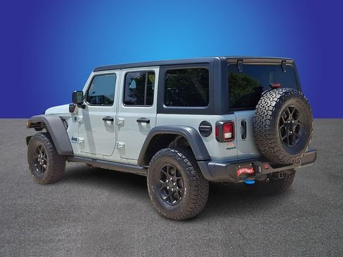 Used 2024 Jeep Wrangler Unlimited AWD/4WD image 6