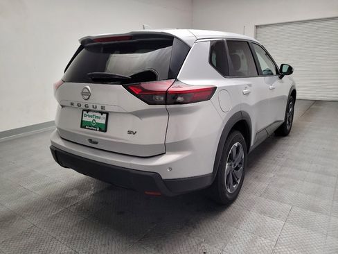 Used 2024 Nissan Rogue SV FWD image 7