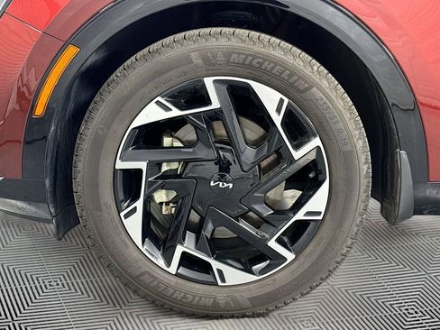 Used 2025 Kia Sportage SX image 34