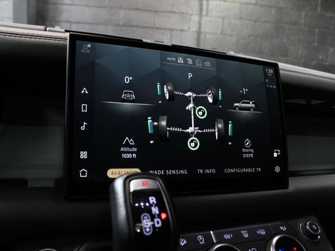 Used 2024 Land Rover Defender 110 SE image 60