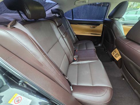 Used 2018 Lexus ES 350 w/ Navigation System Package image 14