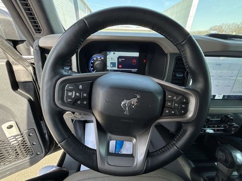 Used 2024 Ford Bronco Wildtrak AWD/4WD image 11