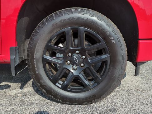 Used 2025 Chevrolet Silverado 1500 Custom w/ Turbomax Blackout Package RWD image 11