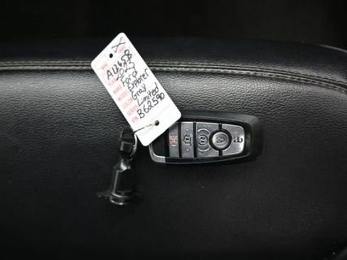 Used 2023 Ford Explorer Limited image 12