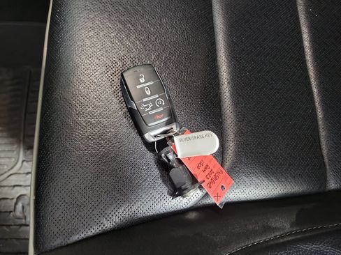 Used 2023 RAM 1500 Laramie AWD/4WD image 24