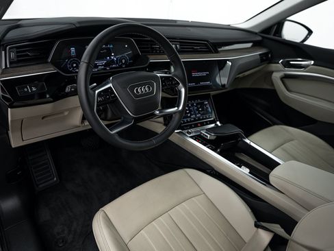Certified 2024 Audi Q8 e-tron Premium Plus w/ Premium Plus Package AWD/4WD image 10