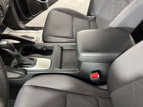 Used 2025 Nissan Frontier SV w/ SV Convenience Package image 28