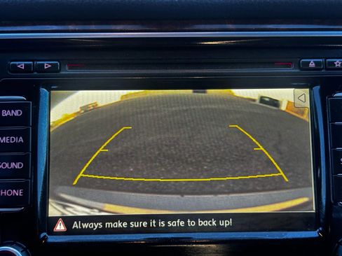 Used 2013 Volkswagen Passat TDI SEL Premium image 26