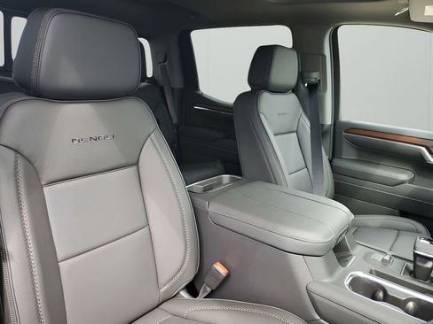 New 2026 GMC Sierra 1500 Denali w/ Denali Reserve Package image 15