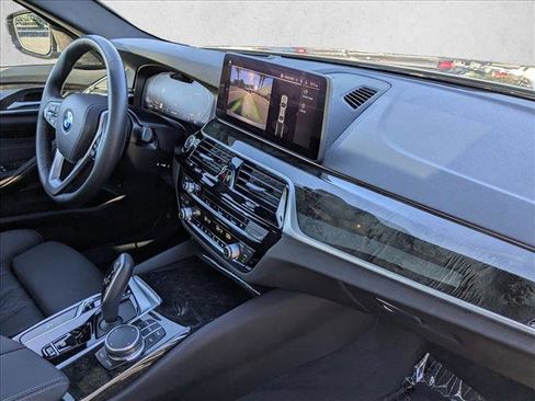 Used 2023 BMW 530i w/ Premium Package image 22