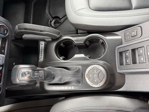 Used 2024 Ford Bronco Big Bend image 9