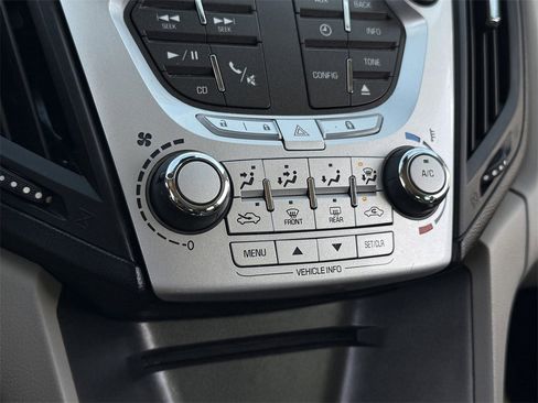 Used 2015 Chevrolet Equinox LS image 18