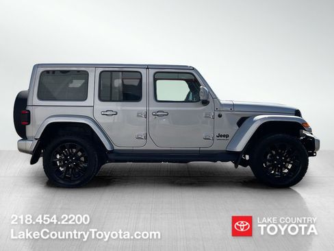 Used 2023 Jeep Wrangler Unlimited Sahara AWD/4WD image 6