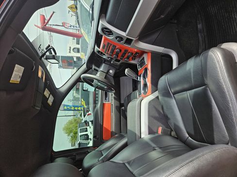 Used 2011 Ford F150 Raptor image 11