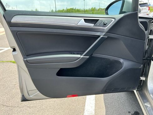 Used 2016 Volkswagen Golf SE w/ Lighting Package image 14