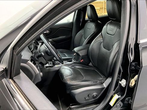 Used 2020 Jeep Cherokee Limited image 32