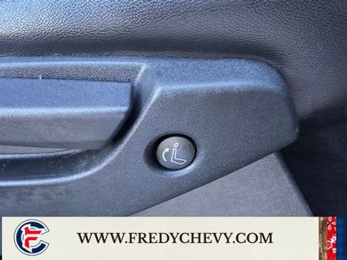 Used 2025 Nissan Pathfinder SL AWD/4WD image 30
