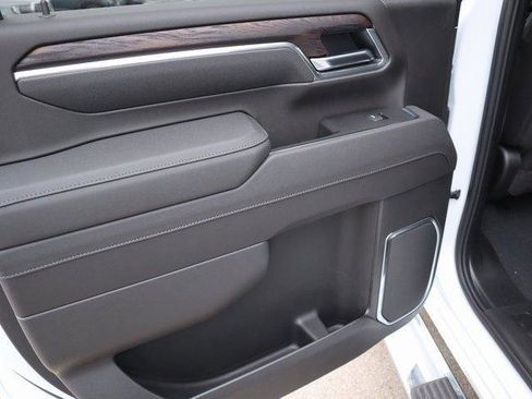 New 2026 GMC Sierra 2500 SLT w/ SLT Convenience Package image 15