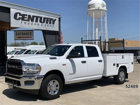 Used 2021 RAM 2500 Tradesman w/ Chrome Appearance Group image 1