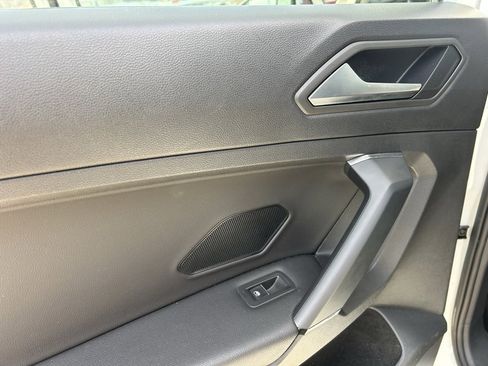 Used 2019 Volkswagen Tiguan SE image 26