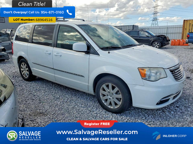 Used 2014 Chrysler Town & Country Touring FWD image 5