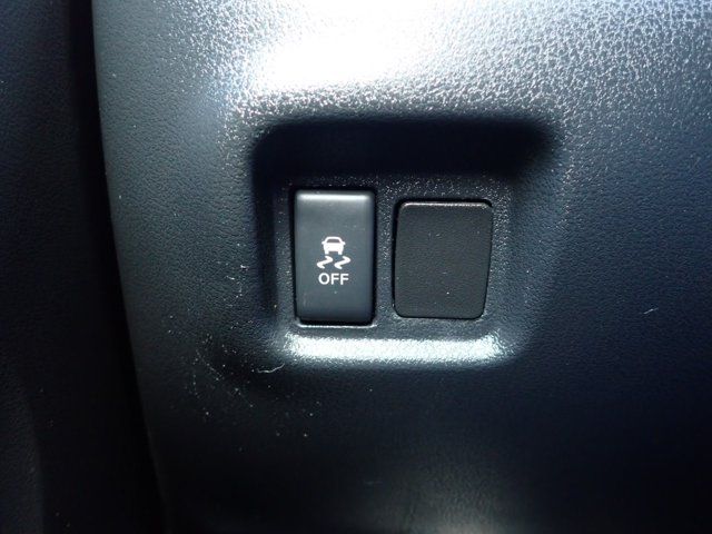 Used 2015 Nissan Versa S Plus FWD image 18
