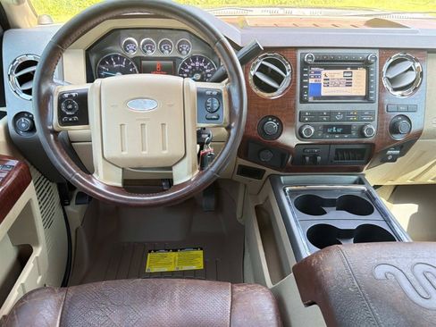 Used 2011 Ford F250 King Ranch w/ King Ranch w/Chrome Pkg AWD/4WD image 13