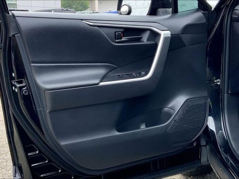 Used 2025 Toyota RAV4 LE image 21