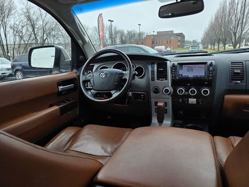 Used 2013 Toyota Sequoia Platinum AWD/4WD image 38