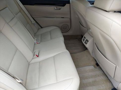 Used 2014 Lexus ES 350 w/ Premium Package FWD image 18