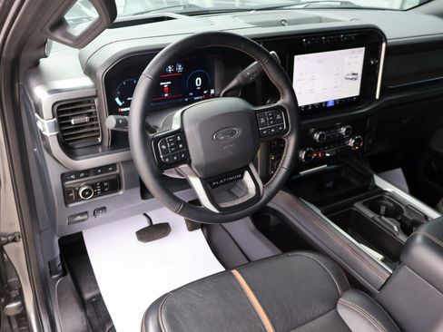 Used 2023 Ford F250 Platinum w/ FX4 Off-Road Package image 28