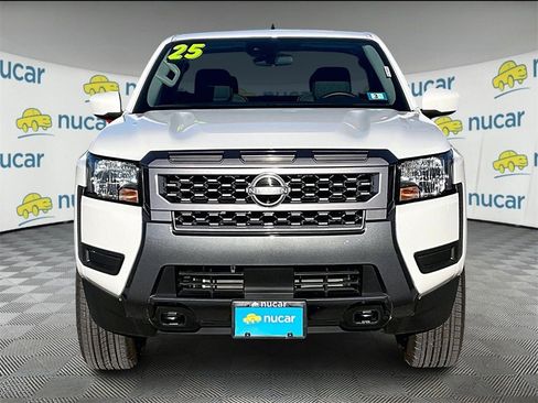 Used 2025 Nissan Frontier SV image 2
