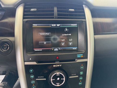Used 2014 Ford Edge Limited w/ Driver Entry Package FWD image 9