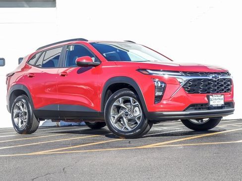 New 2026 Chevrolet Trax LT w/ Driver Confidence Package image 2