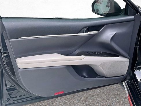 Used 2021 Toyota Camry SE FWD image 19